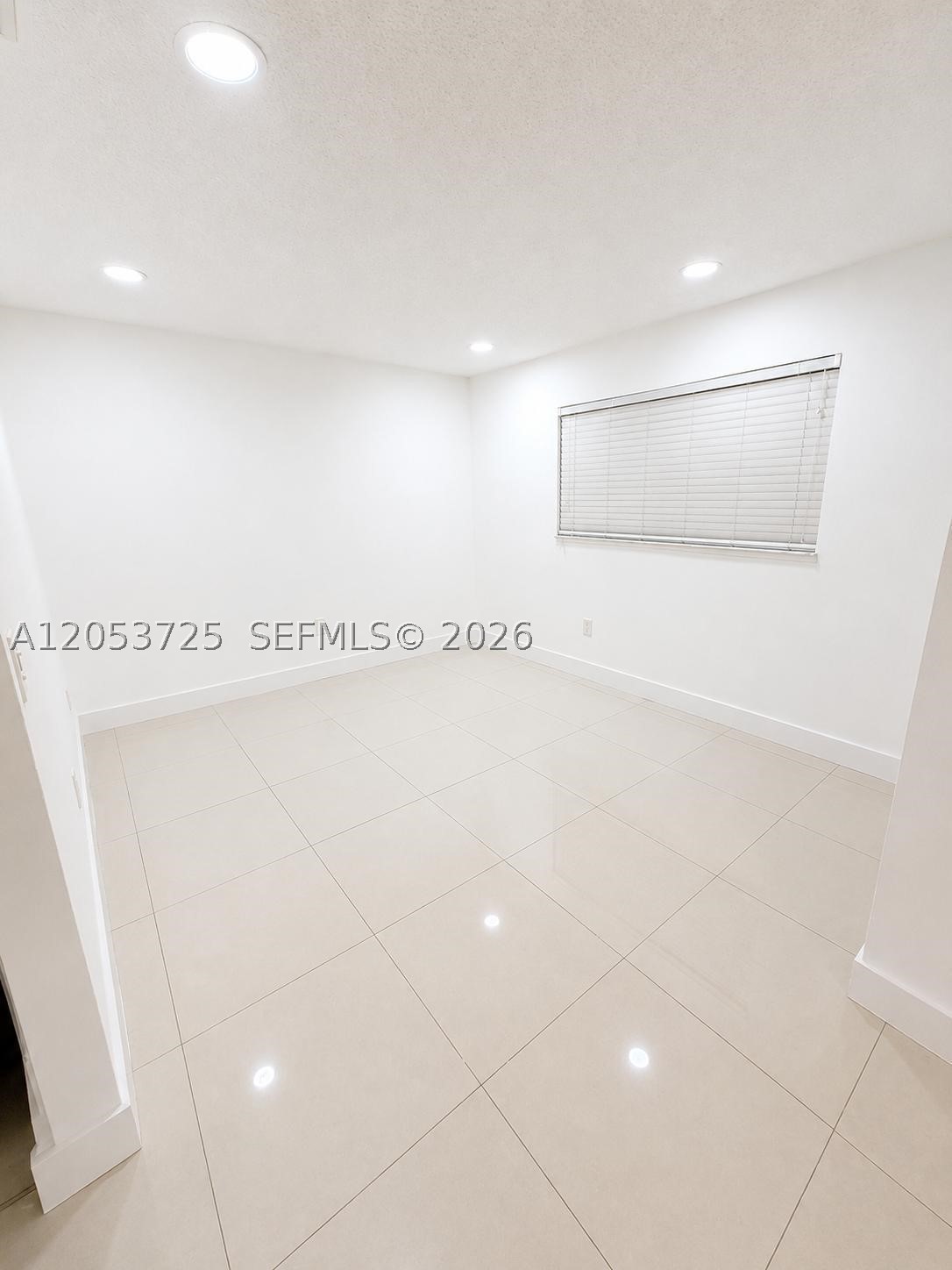 TERRANOVA CONDO #11 - Residential Lease