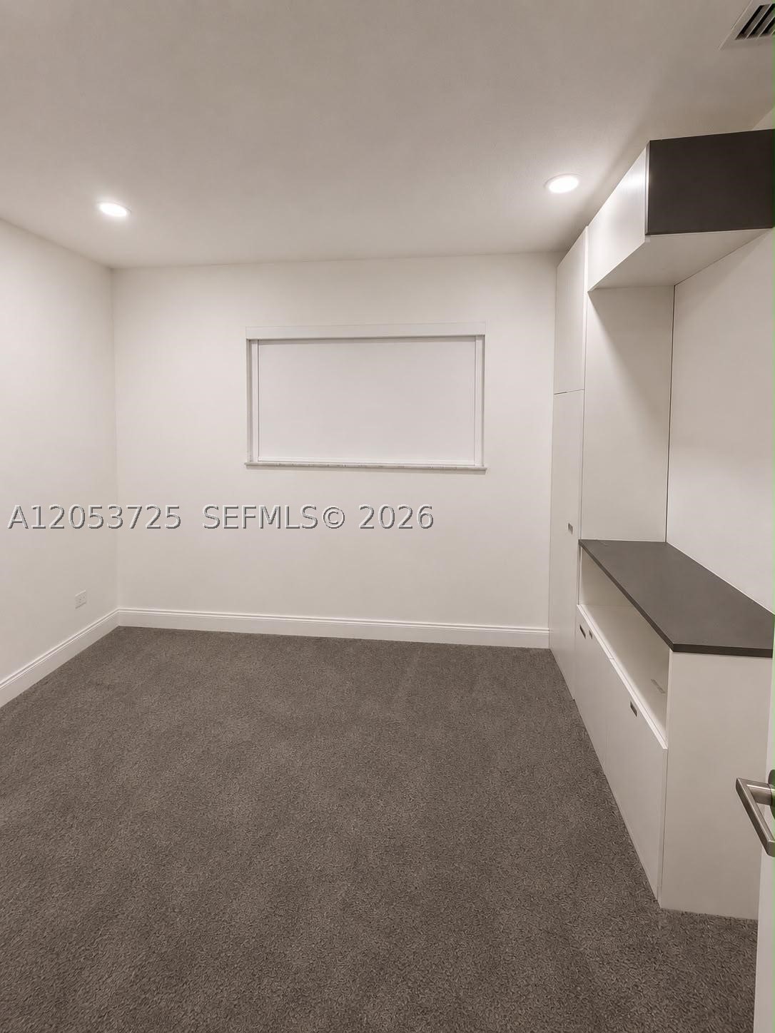 TERRANOVA CONDO #11 - Residential Lease