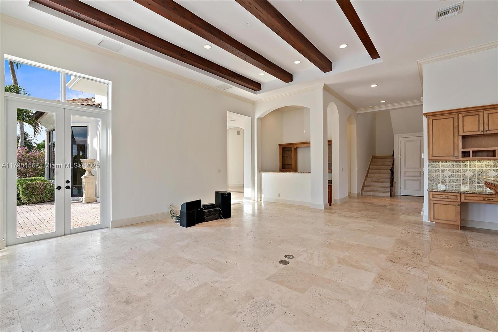 HARBOUR ISLES - Residential