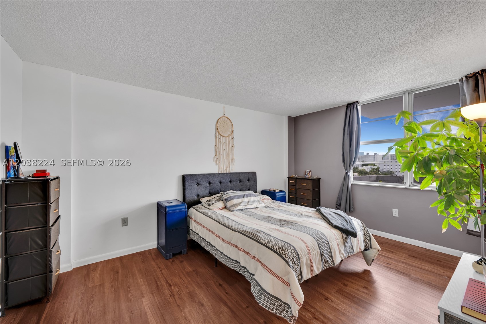 ADMIRAL TOWERS CONDO - Residential