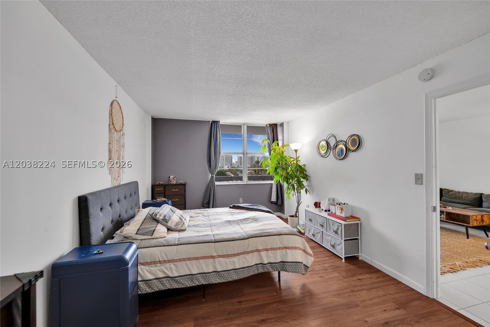 ADMIRAL TOWERS CONDO - Residential