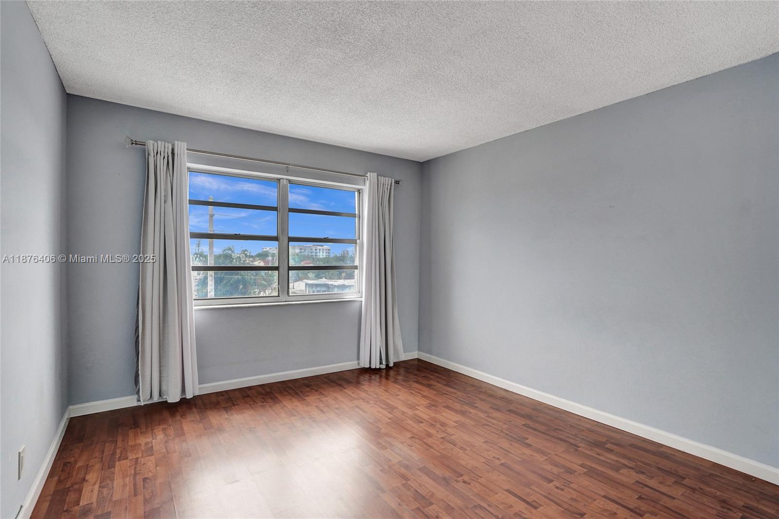 VICTORIA PARK TOWER CONDO - Residential Lease