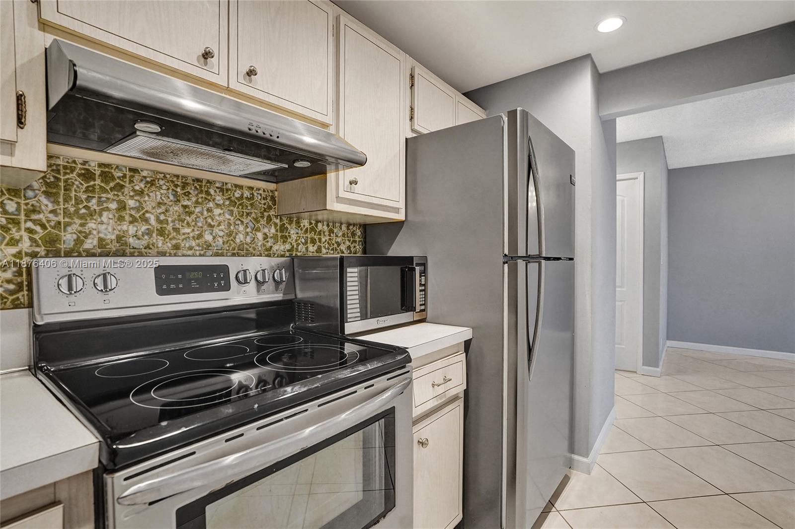 VICTORIA PARK TOWER CONDO - Residential Lease
