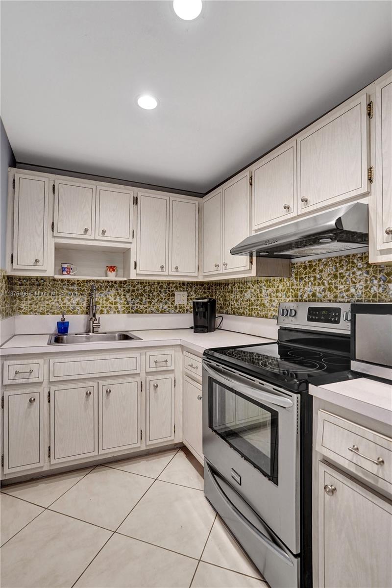 VICTORIA PARK TOWER CONDO - Residential Lease