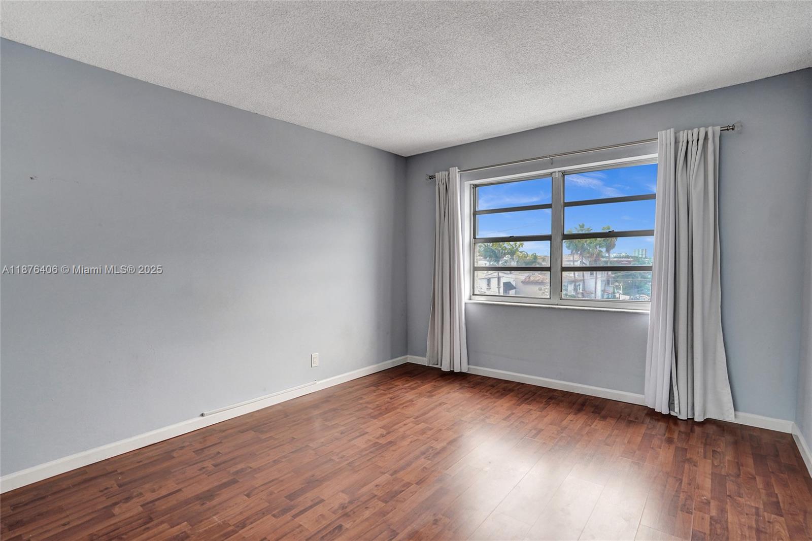 VICTORIA PARK TOWER CONDO - Residential Lease