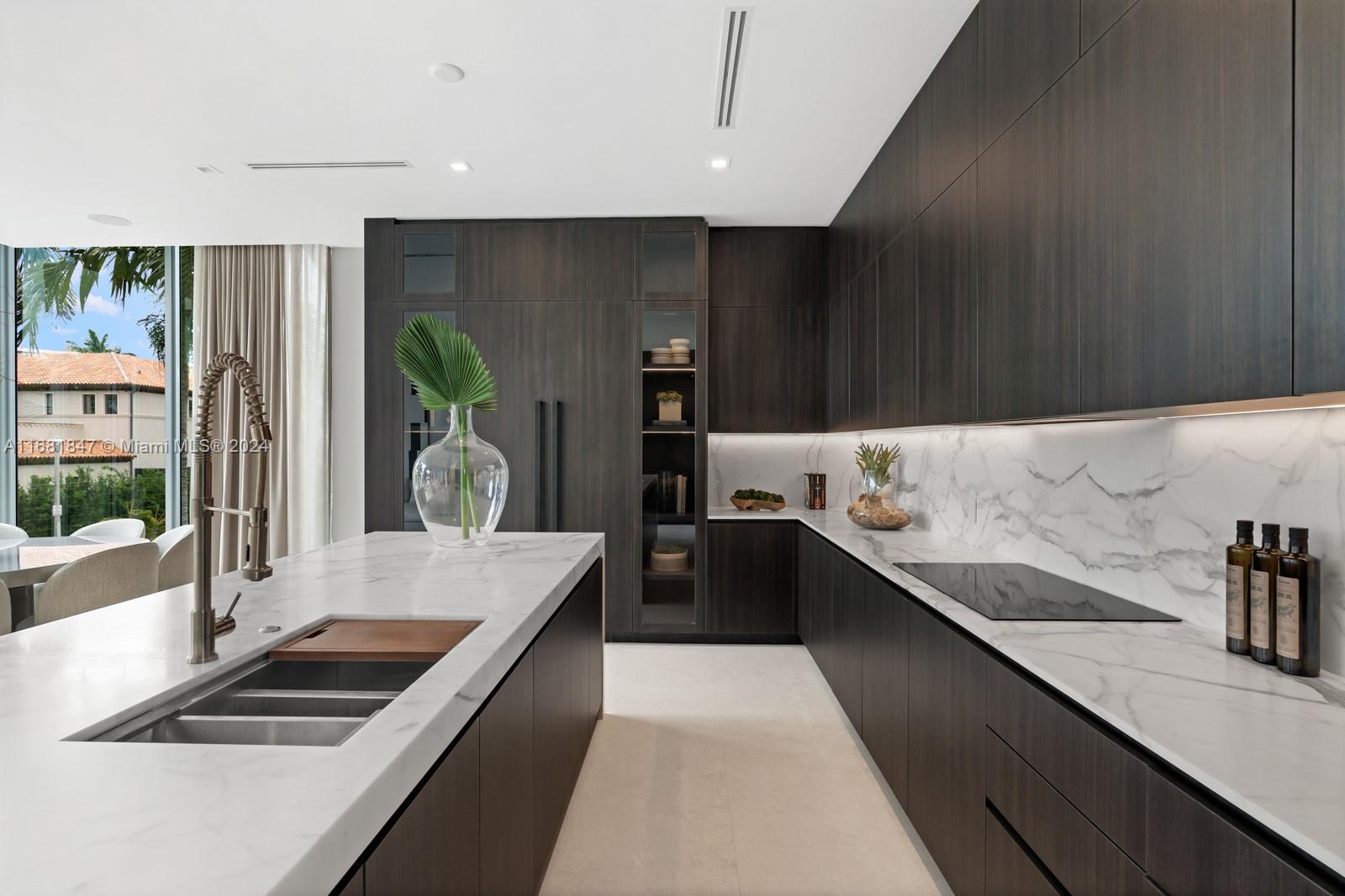 CRYSTAL VIEW - Residential