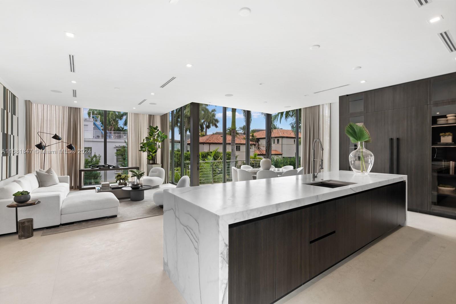CRYSTAL VIEW - Residential