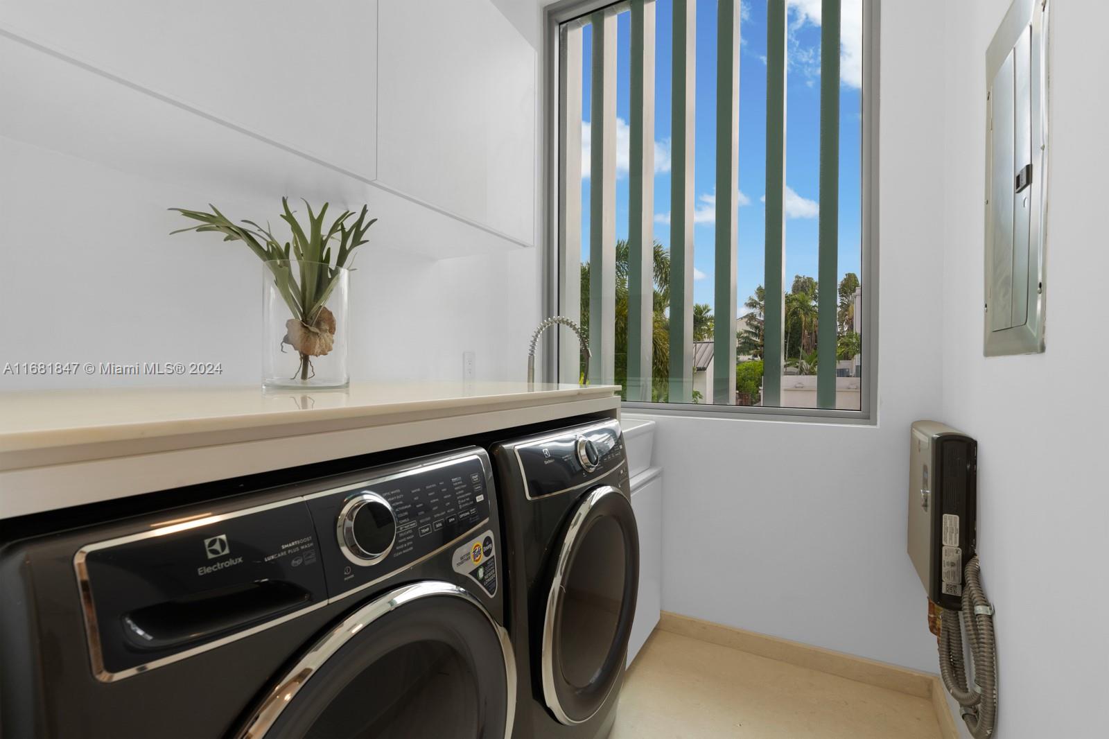CRYSTAL VIEW - Residential