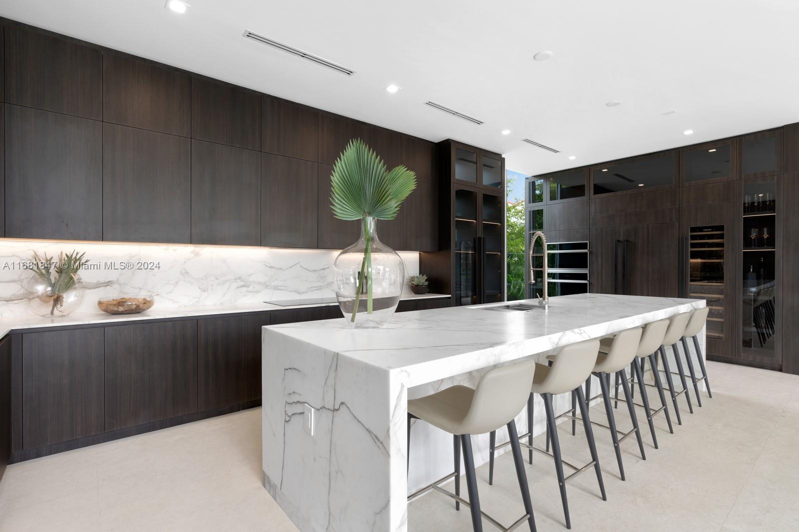 CRYSTAL VIEW - Residential