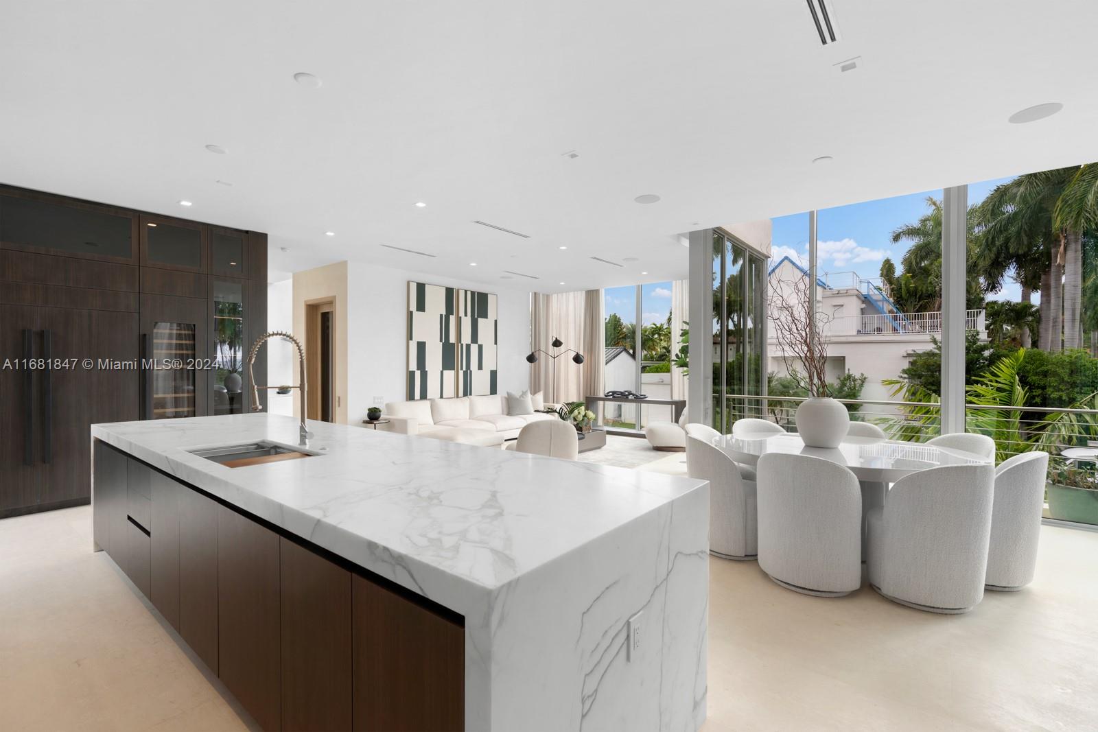 CRYSTAL VIEW - Residential