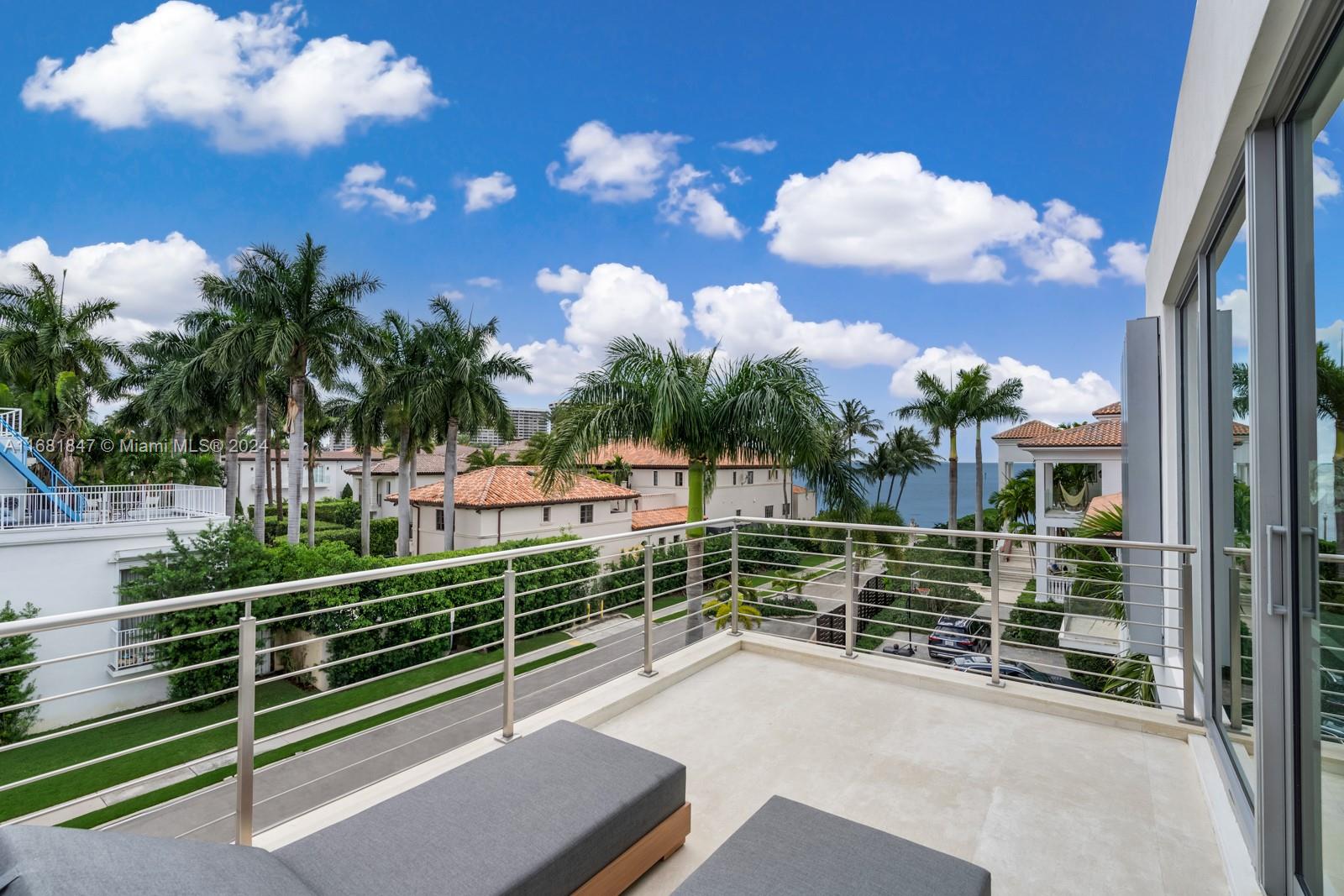 CRYSTAL VIEW - Residential