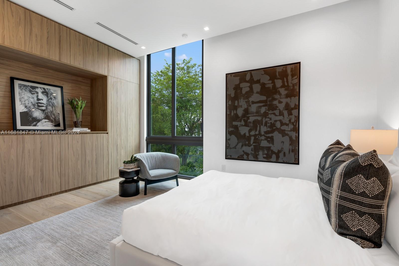 CRYSTAL VIEW - Residential