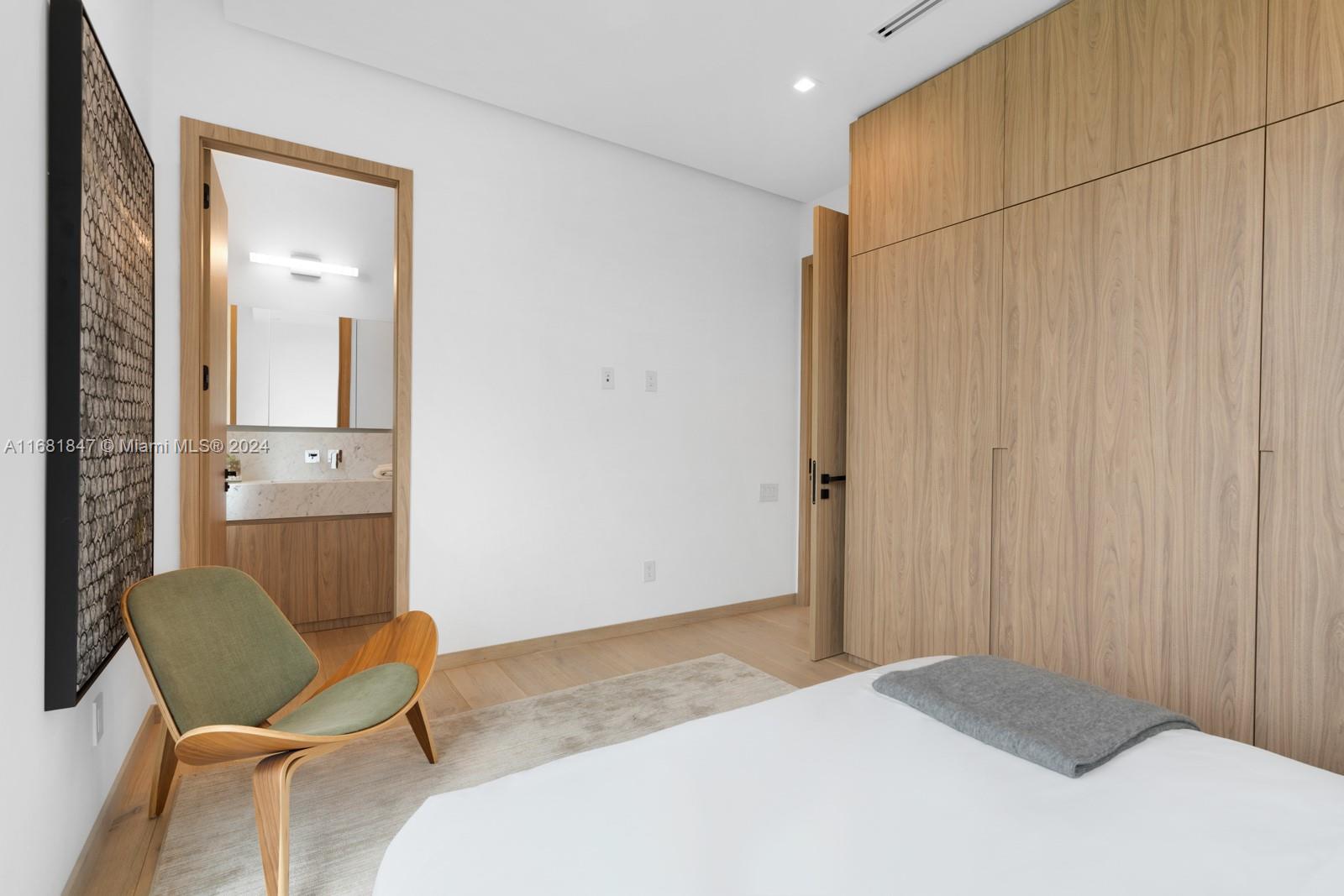 CRYSTAL VIEW - Residential