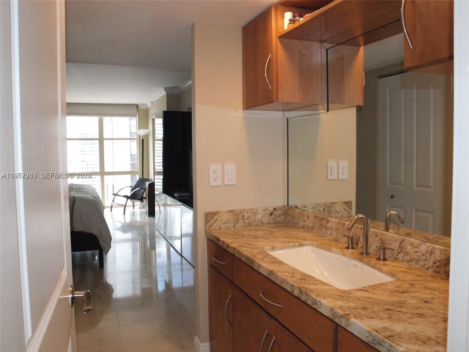 BRICKELL PLACE CONDO - Residential Lease