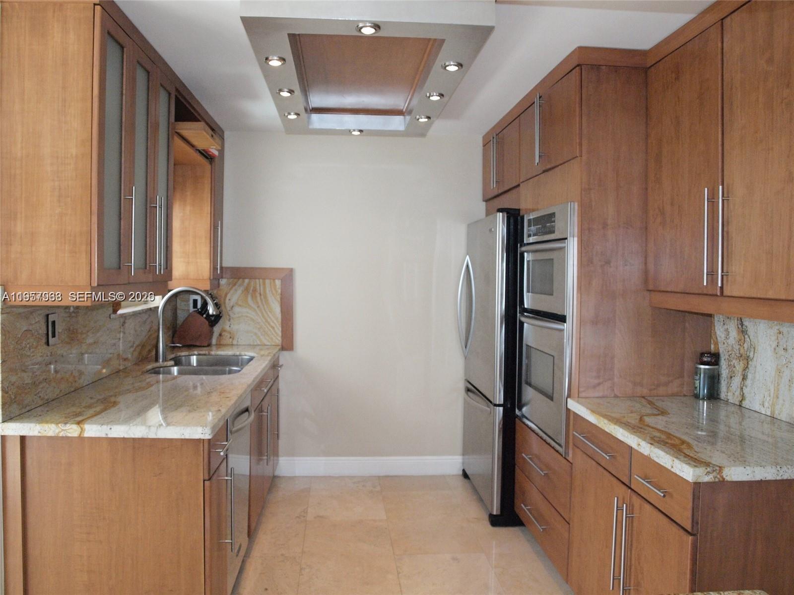 BRICKELL PLACE CONDO - Residential Lease