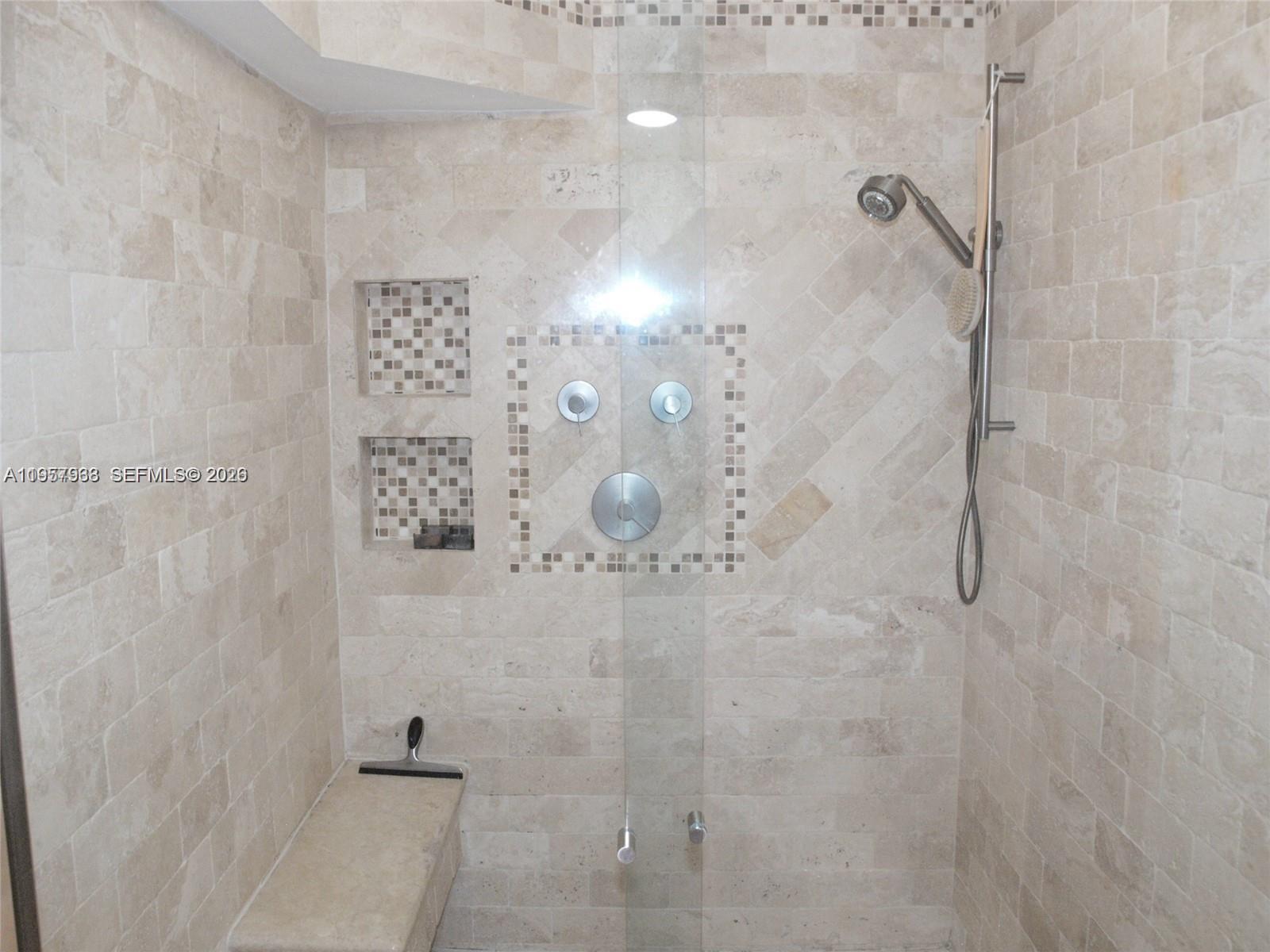 BRICKELL PLACE CONDO - Residential Lease