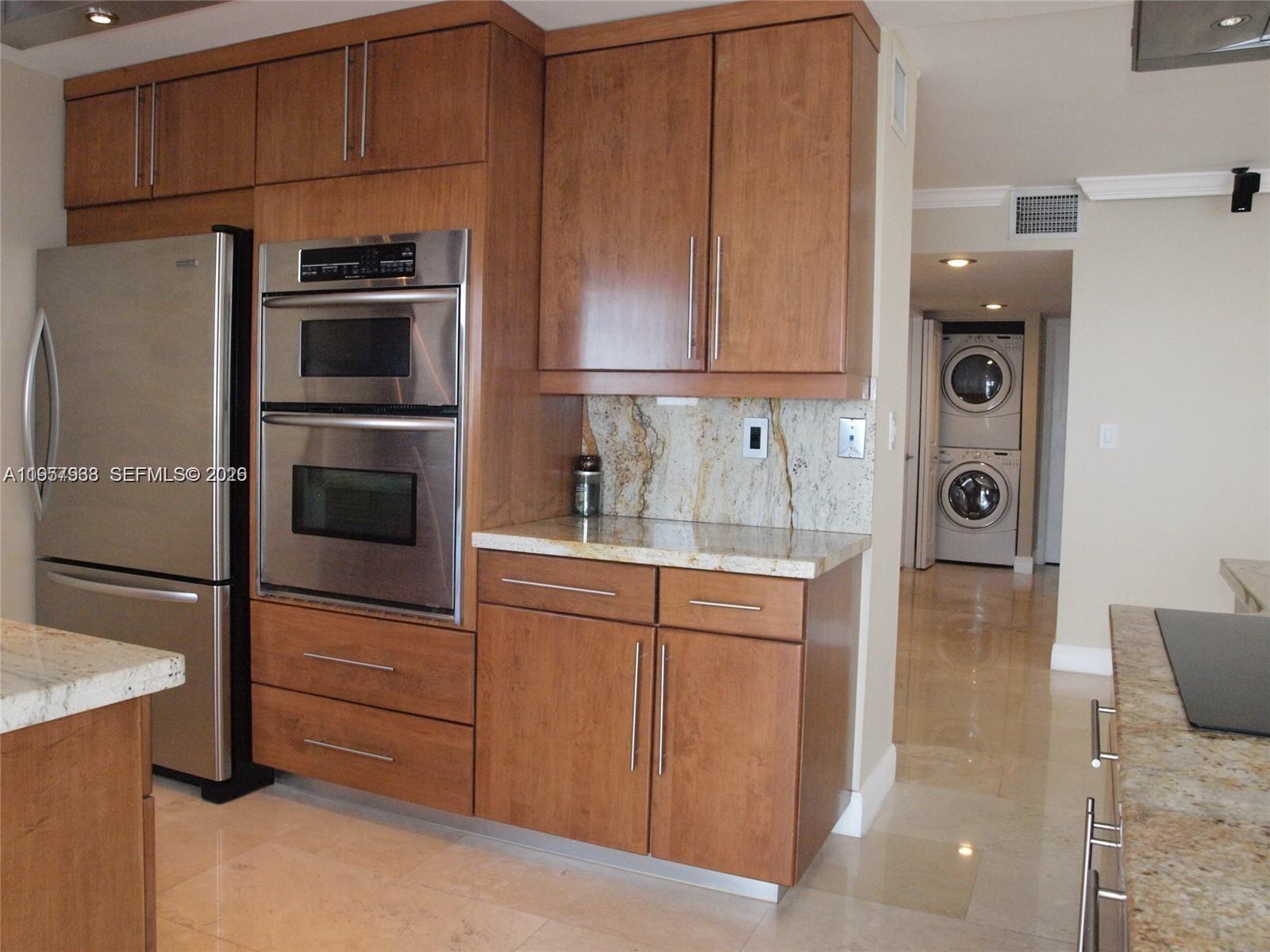 BRICKELL PLACE CONDO - Residential Lease