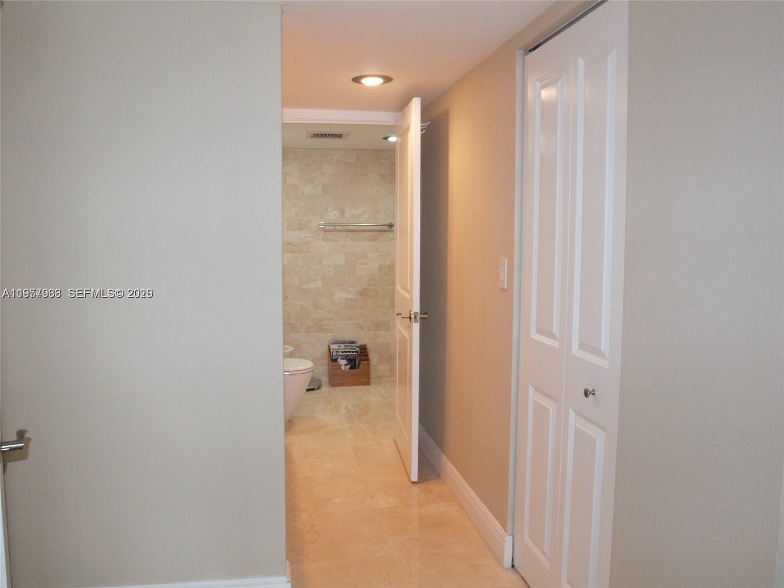 BRICKELL PLACE CONDO - Residential Lease