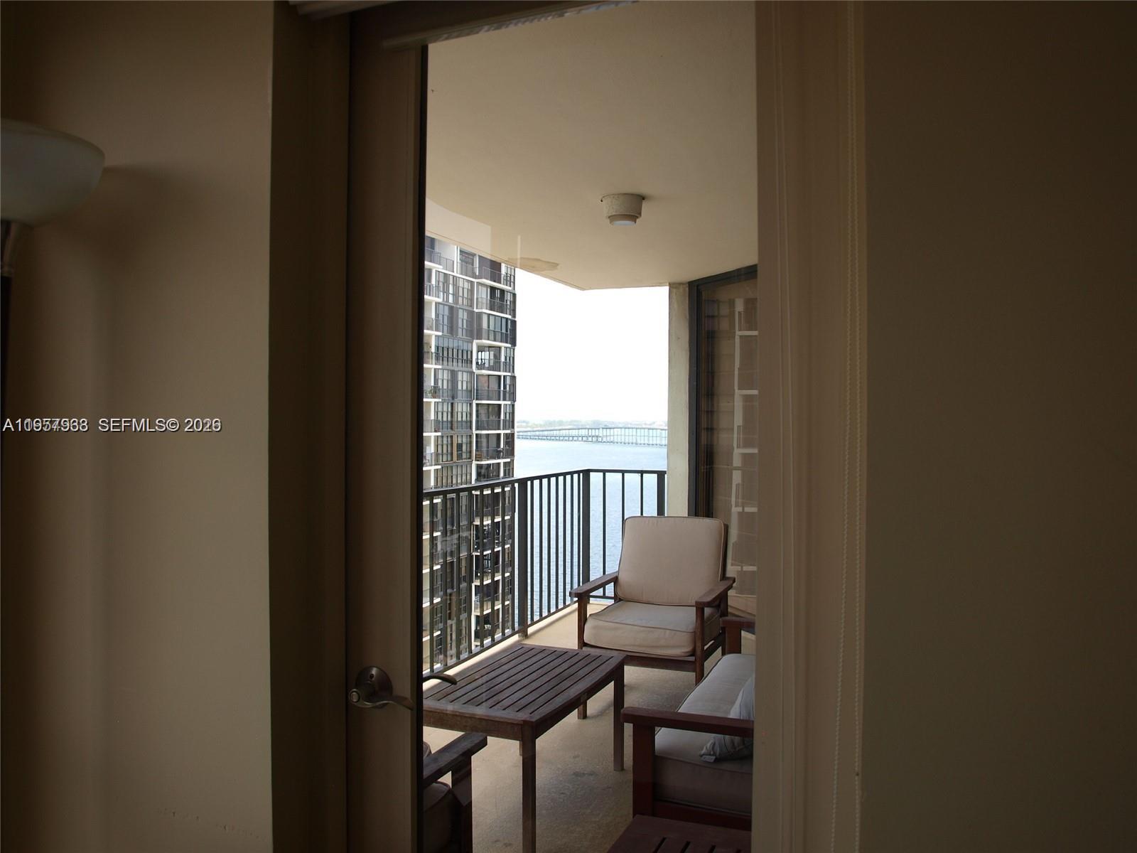 BRICKELL PLACE CONDO - Residential Lease