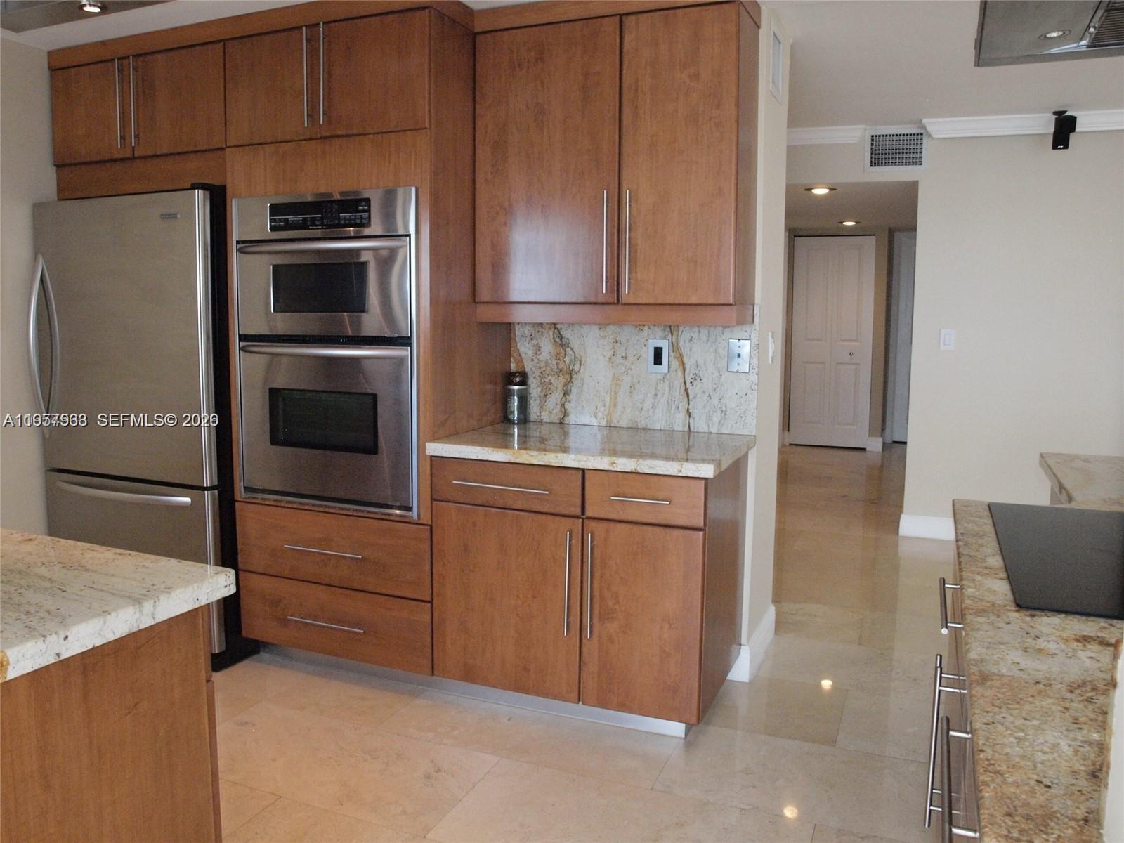 BRICKELL PLACE CONDO - Residential Lease
