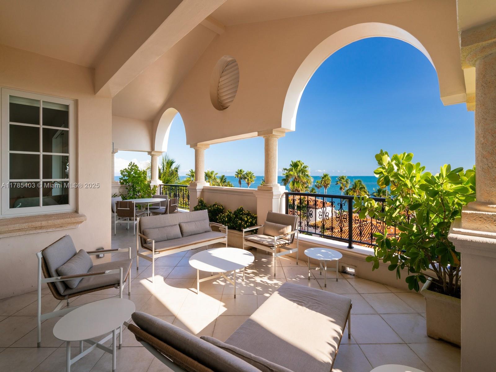 SEASIDE CONDO - Residential