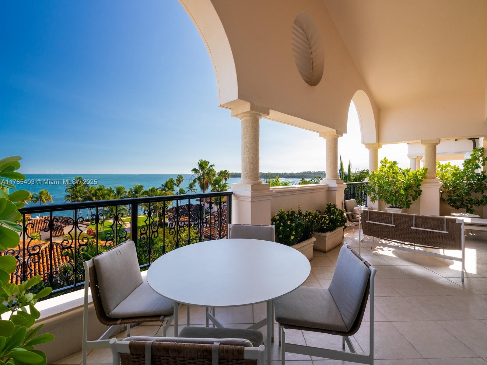SEASIDE CONDO - Residential