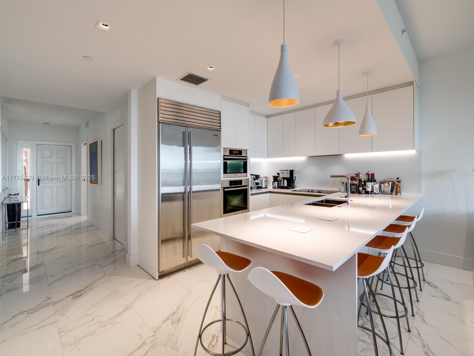 SEASIDE CONDO - Residential