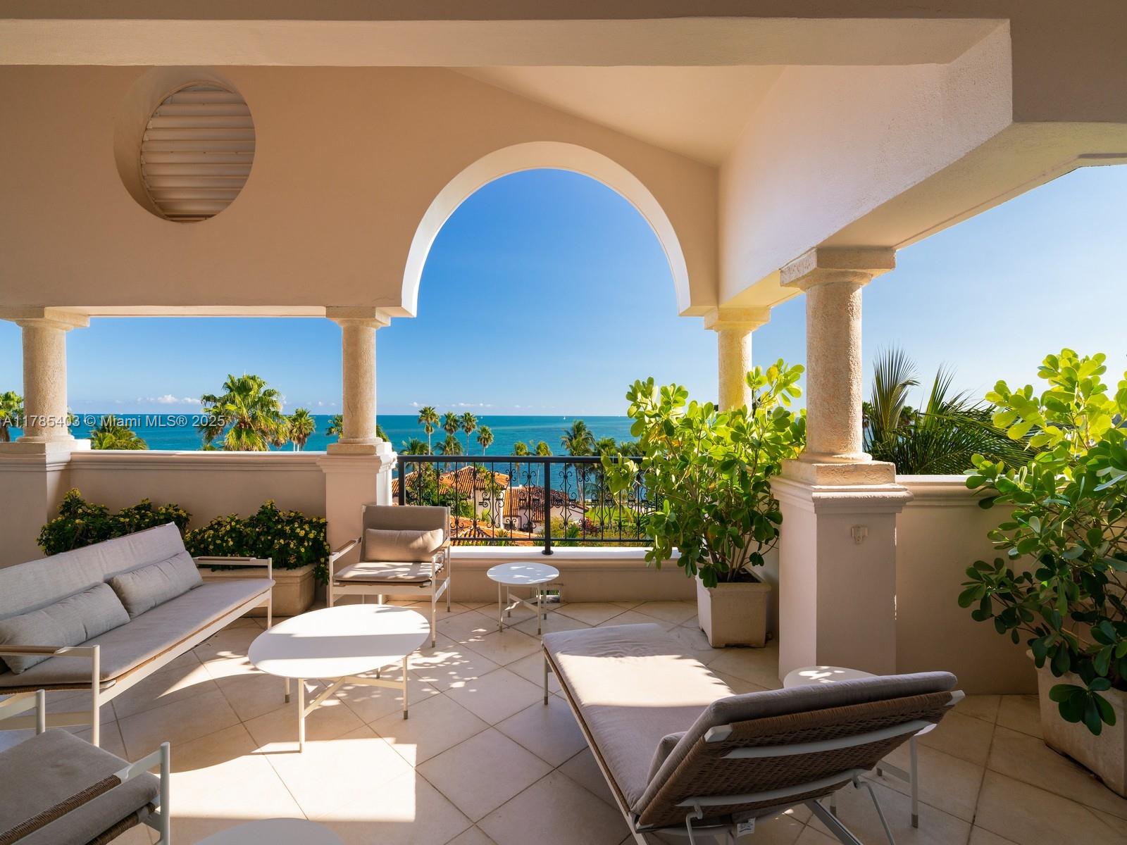 SEASIDE CONDO - Residential