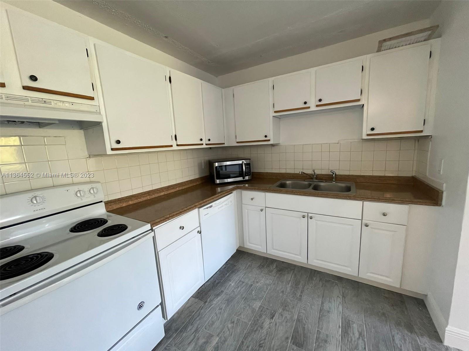 NARANJA LAKES CONDO NO 5 - Residential Lease