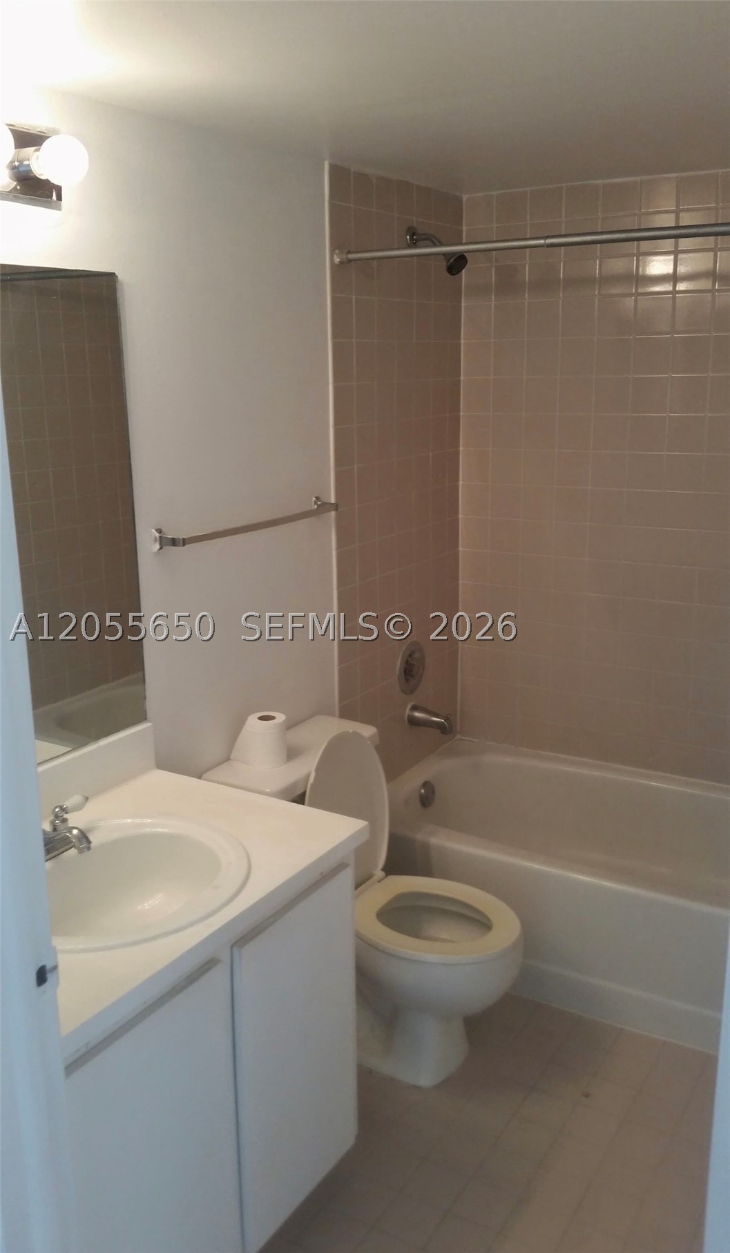 SAGA BAY GARDENS CONDO - Residential Lease