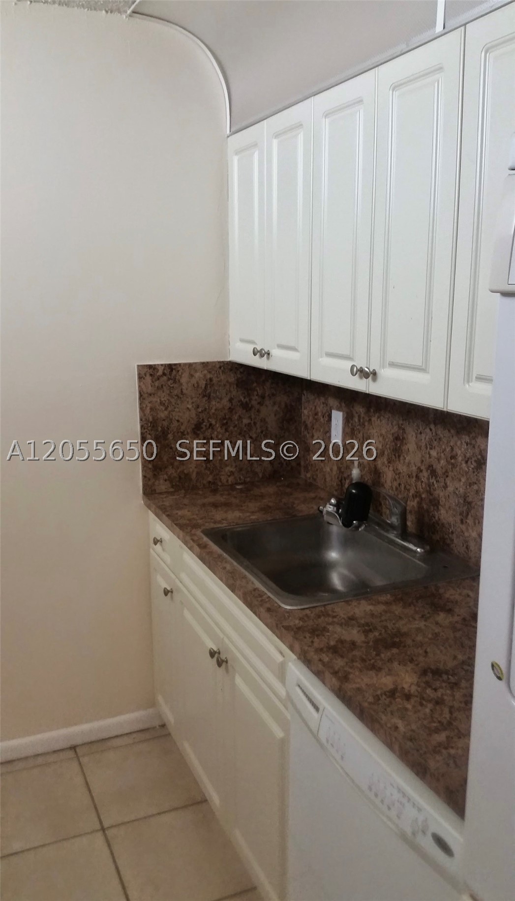 SAGA BAY GARDENS CONDO - Residential Lease