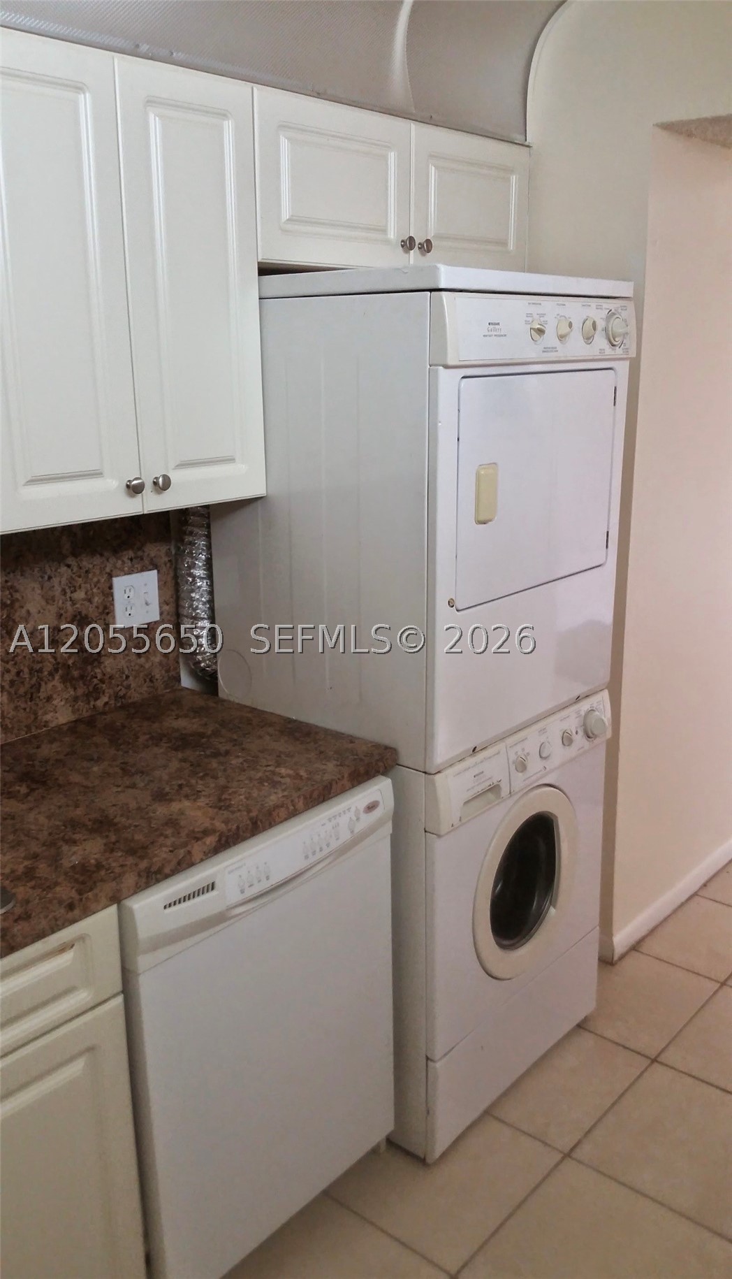 SAGA BAY GARDENS CONDO - Residential Lease