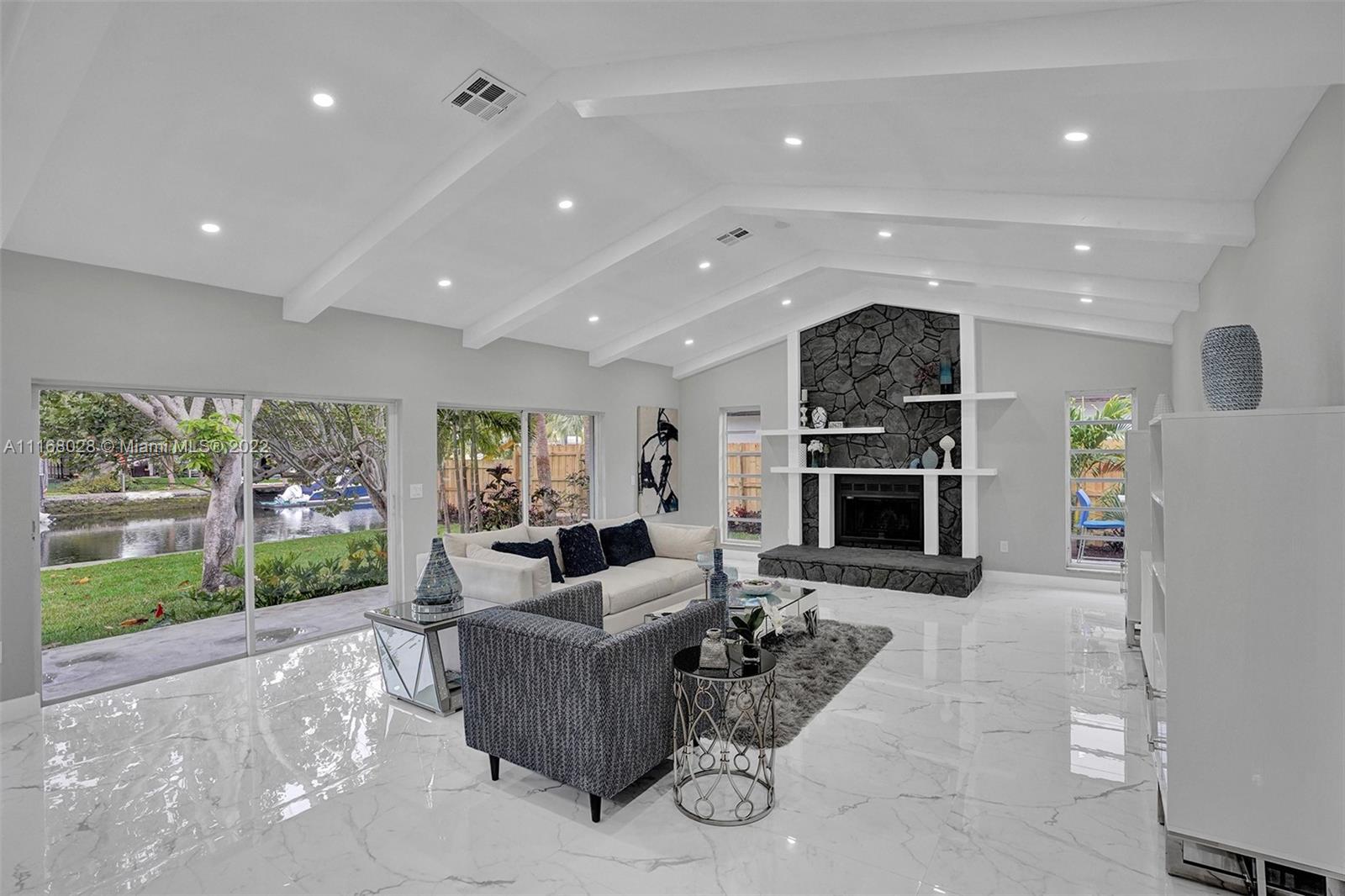 LAUDER GATE ISLES - Residential