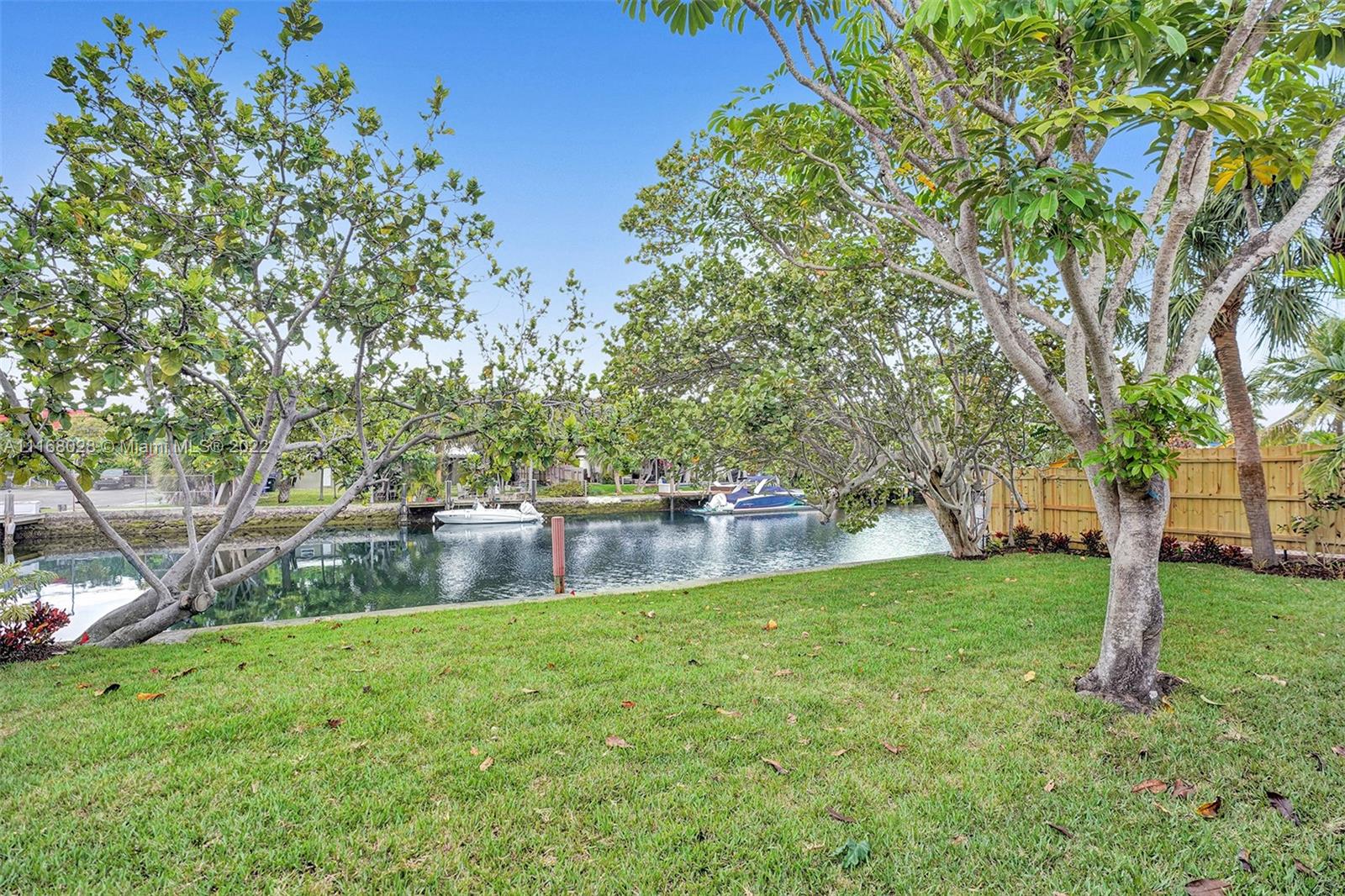 LAUDER GATE ISLES - Residential