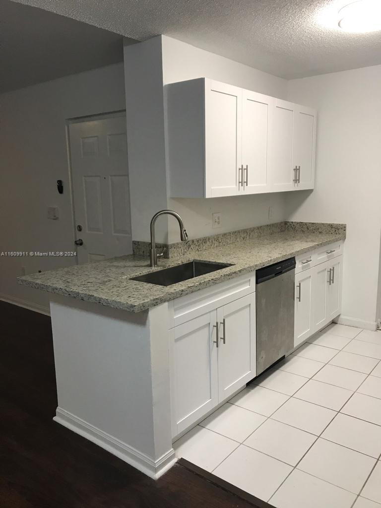 CARRINGTON AT COCONUT CRE - Residential Lease