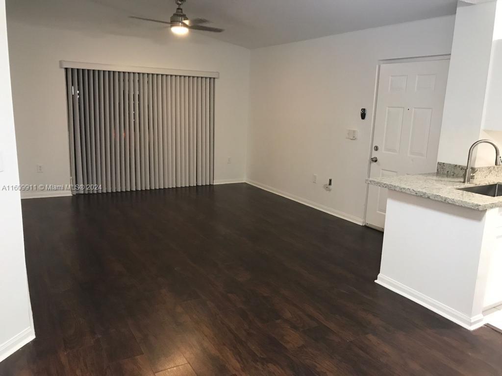 CARRINGTON AT COCONUT CRE - Residential Lease