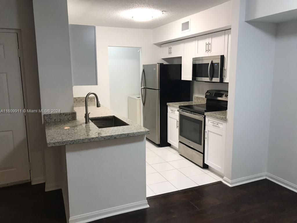 CARRINGTON AT COCONUT CRE - Residential Lease