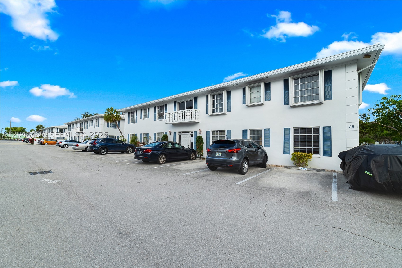IMPERIAL POINT COLONNADES - Residential