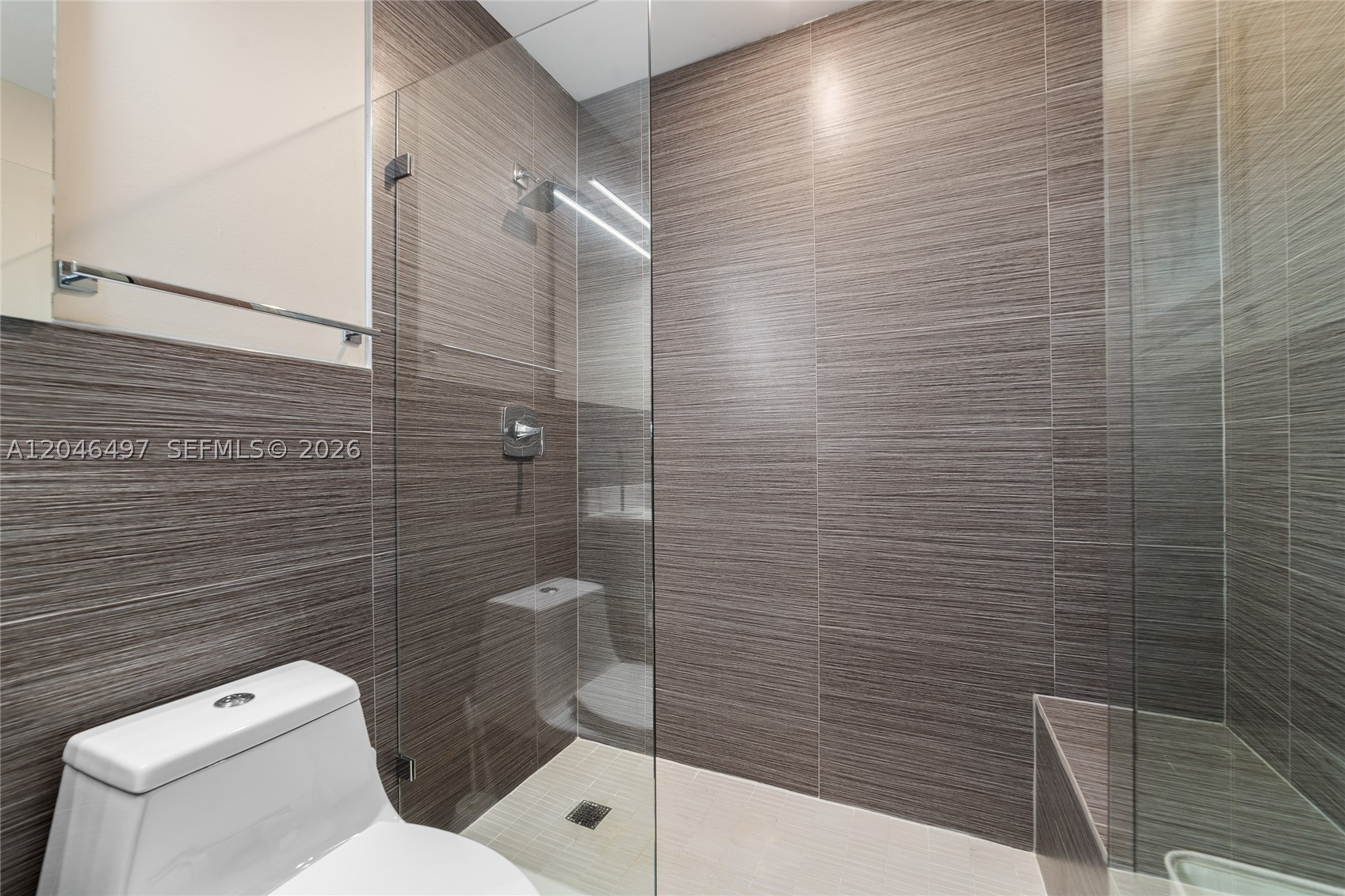 IMPERIAL POINT COLONNADES - Residential
