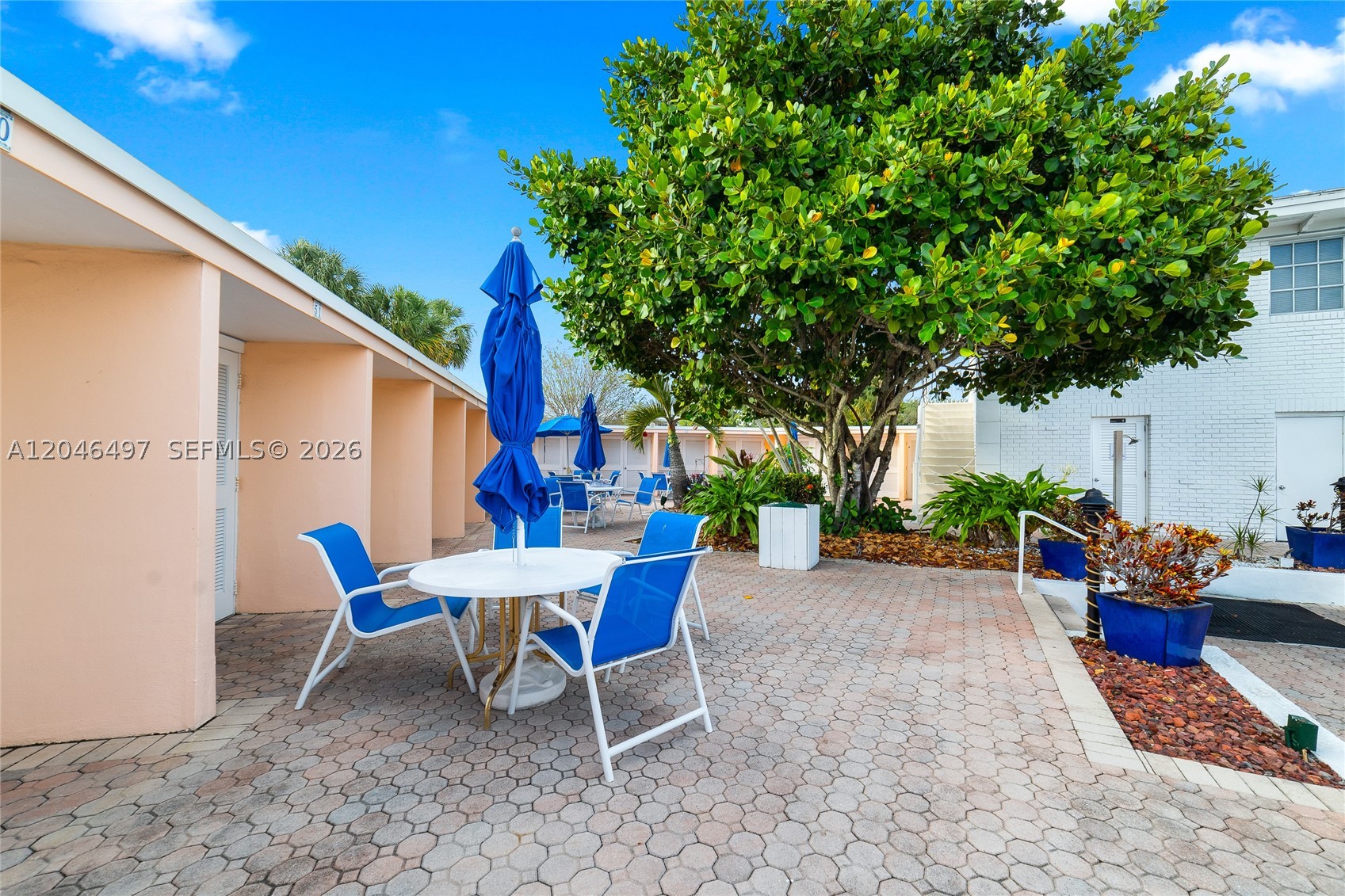 IMPERIAL POINT COLONNADES - Residential