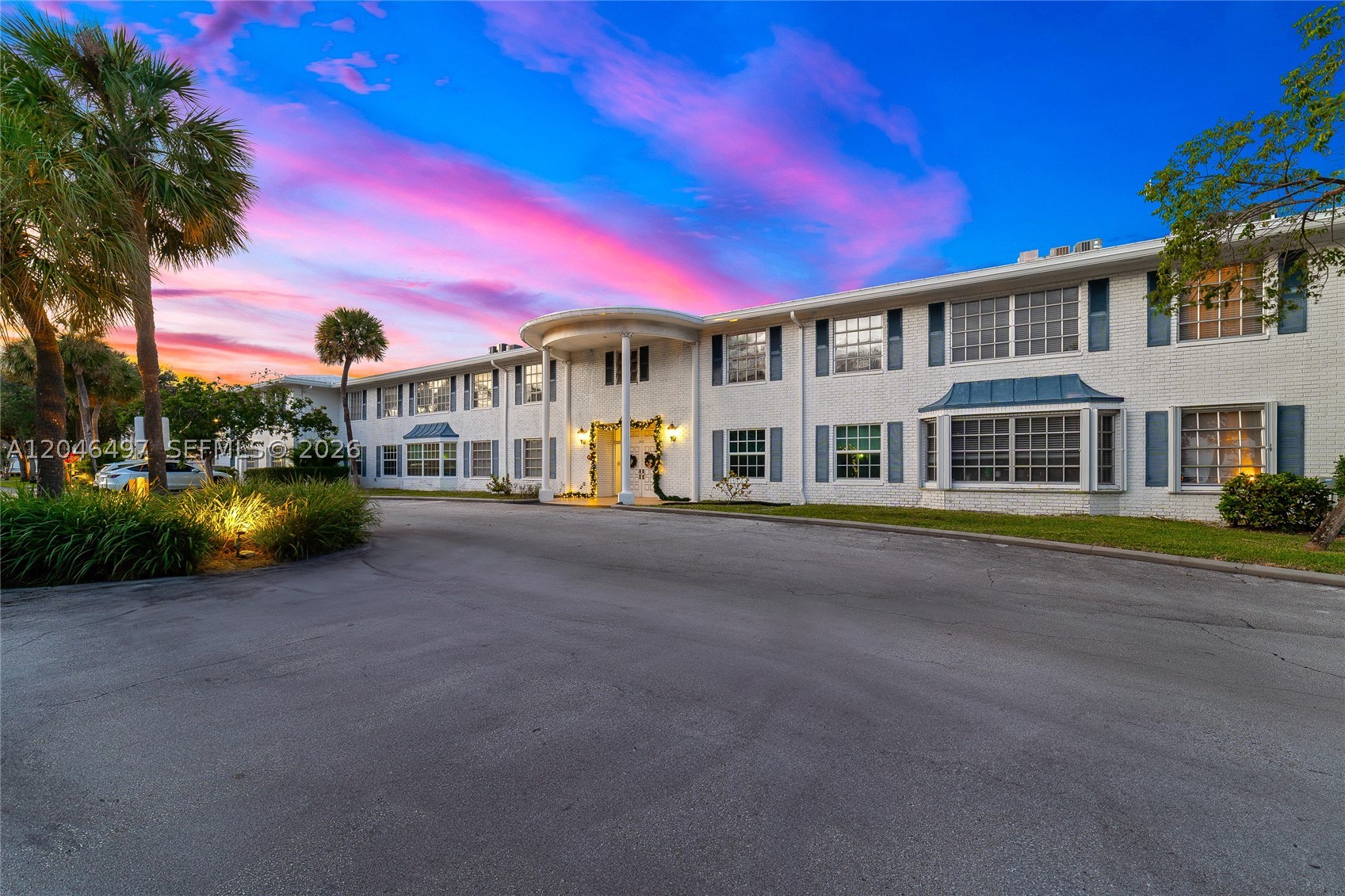 IMPERIAL POINT COLONNADES - Residential