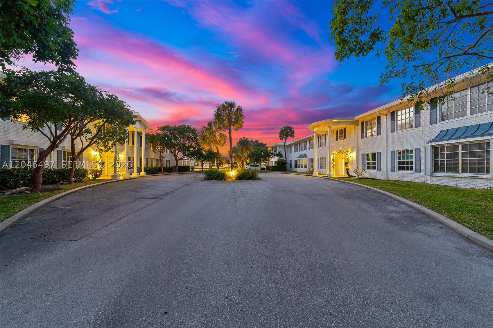 IMPERIAL POINT COLONNADES - Residential