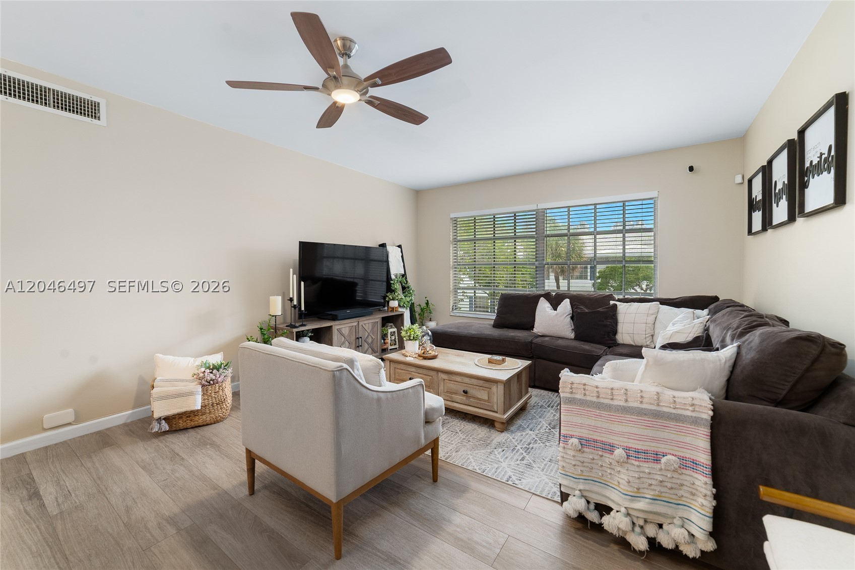 IMPERIAL POINT COLONNADES - Residential