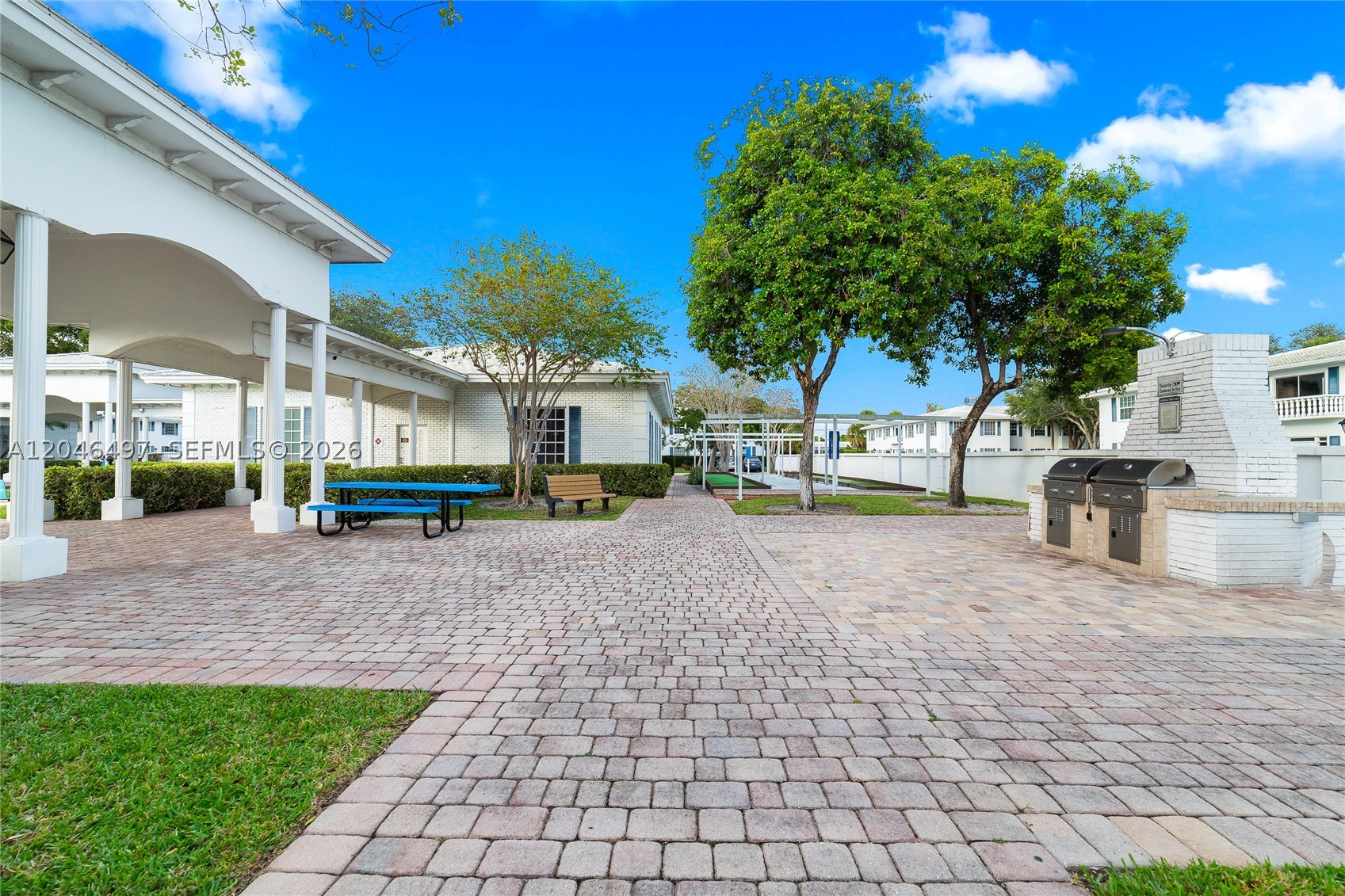 IMPERIAL POINT COLONNADES - Residential