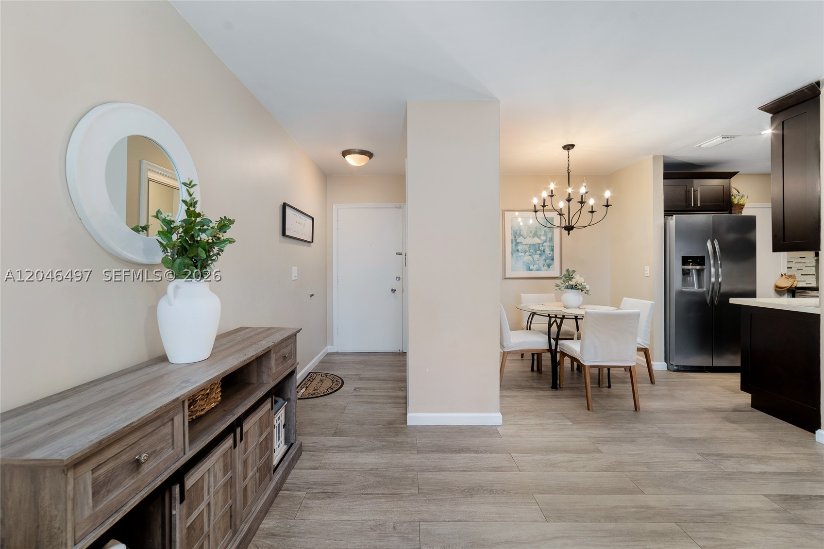 IMPERIAL POINT COLONNADES - Residential