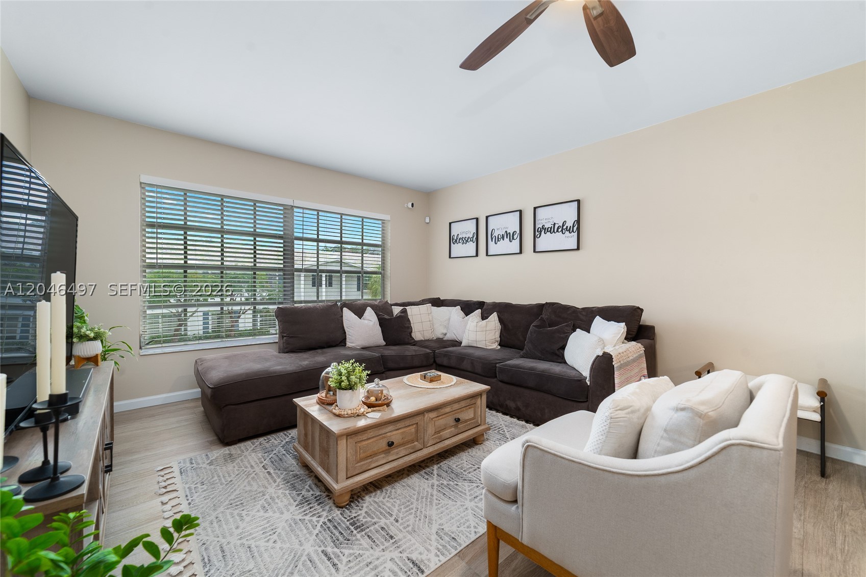 IMPERIAL POINT COLONNADES - Residential