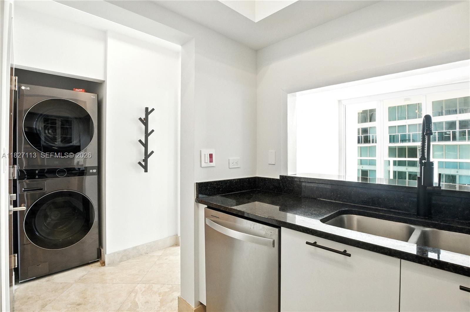 BRICKELL ON THE RIVER N T - Residential