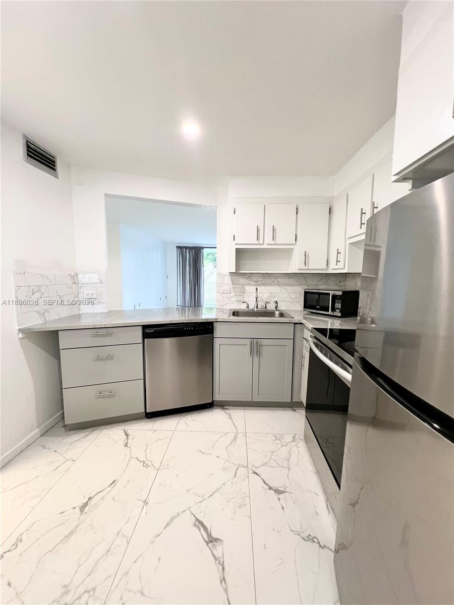 JADE WINDS GROUP BAMBOO G - Residential
