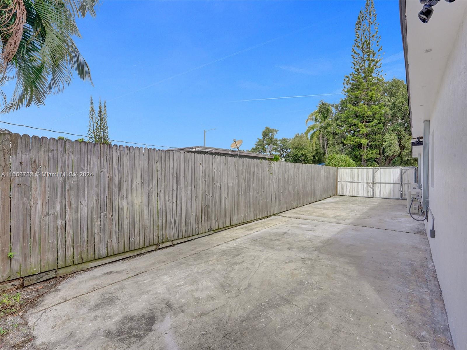 MIAMI GARDENS ESTATES SEC - Residential