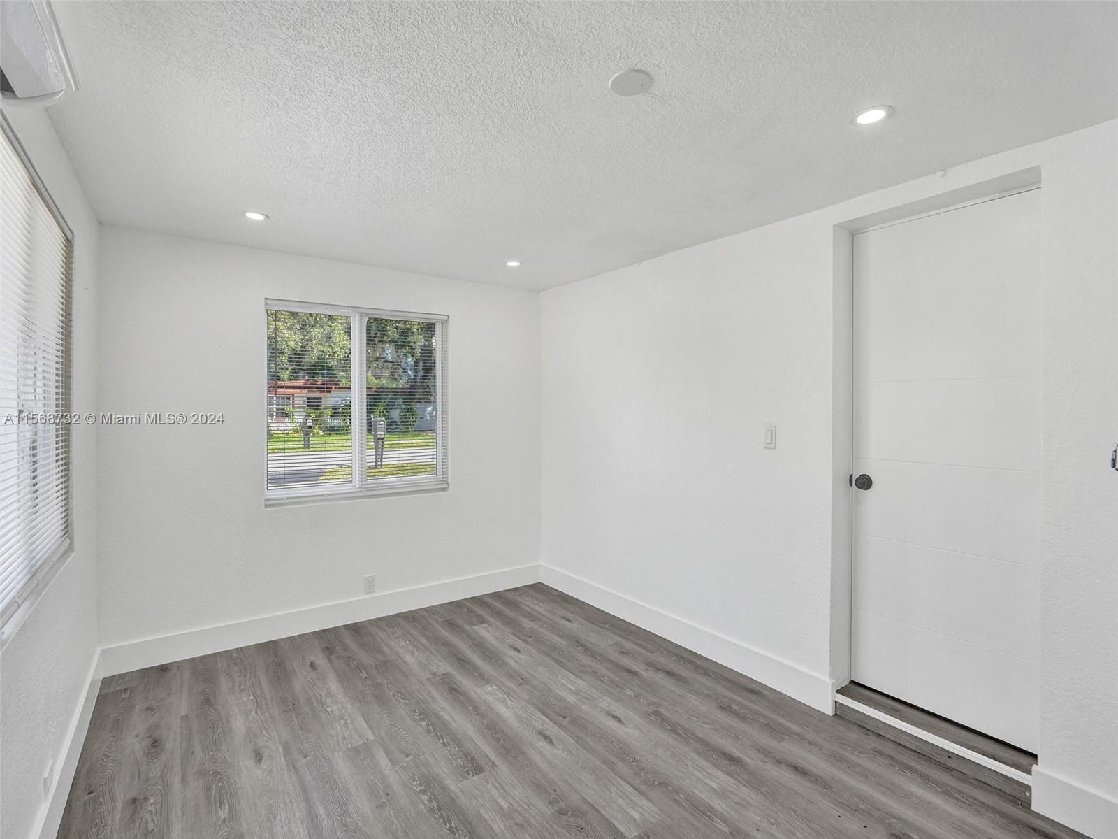 MIAMI GARDENS ESTATES SEC - Residential